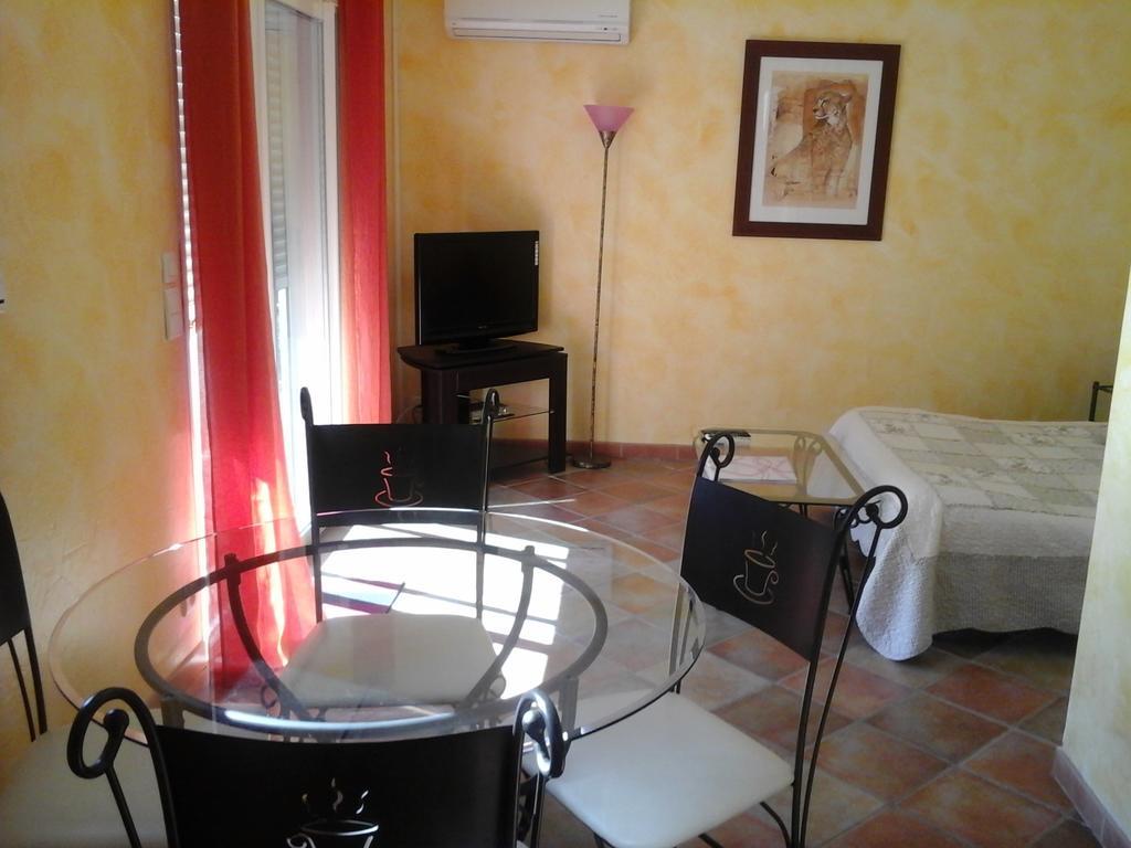 Mas Des Lys Hotel Roquebrune-sur-Argens Room photo