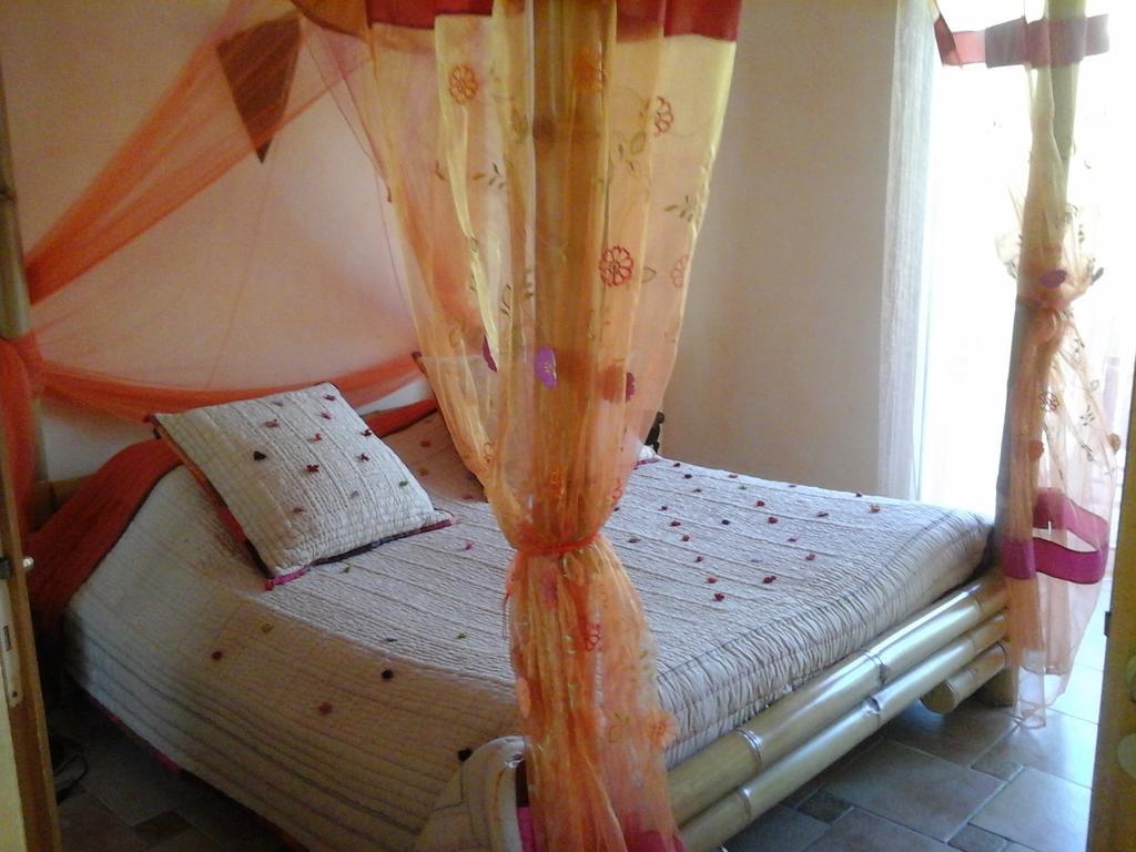 Mas Des Lys Hotel Roquebrune-sur-Argens Room photo