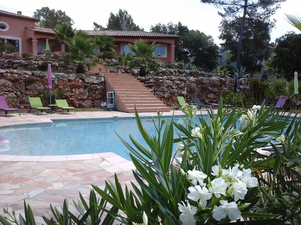 Mas Des Lys Hotel Roquebrune-sur-Argens Exterior photo