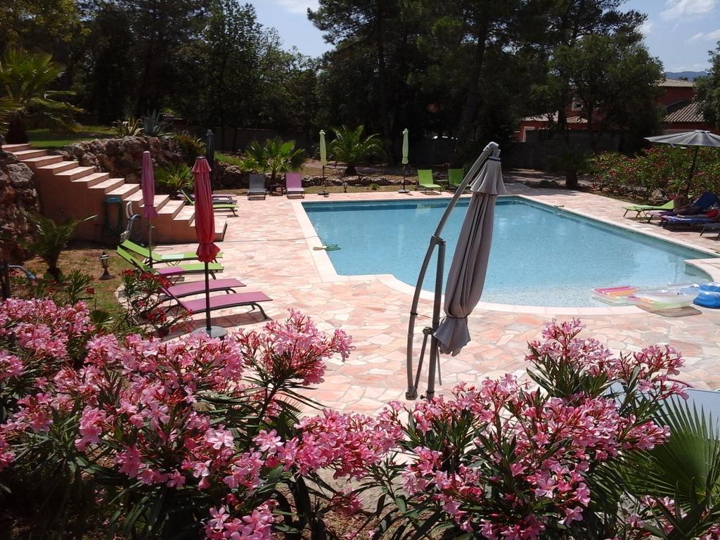 Mas Des Lys Hotel Roquebrune-sur-Argens Exterior photo